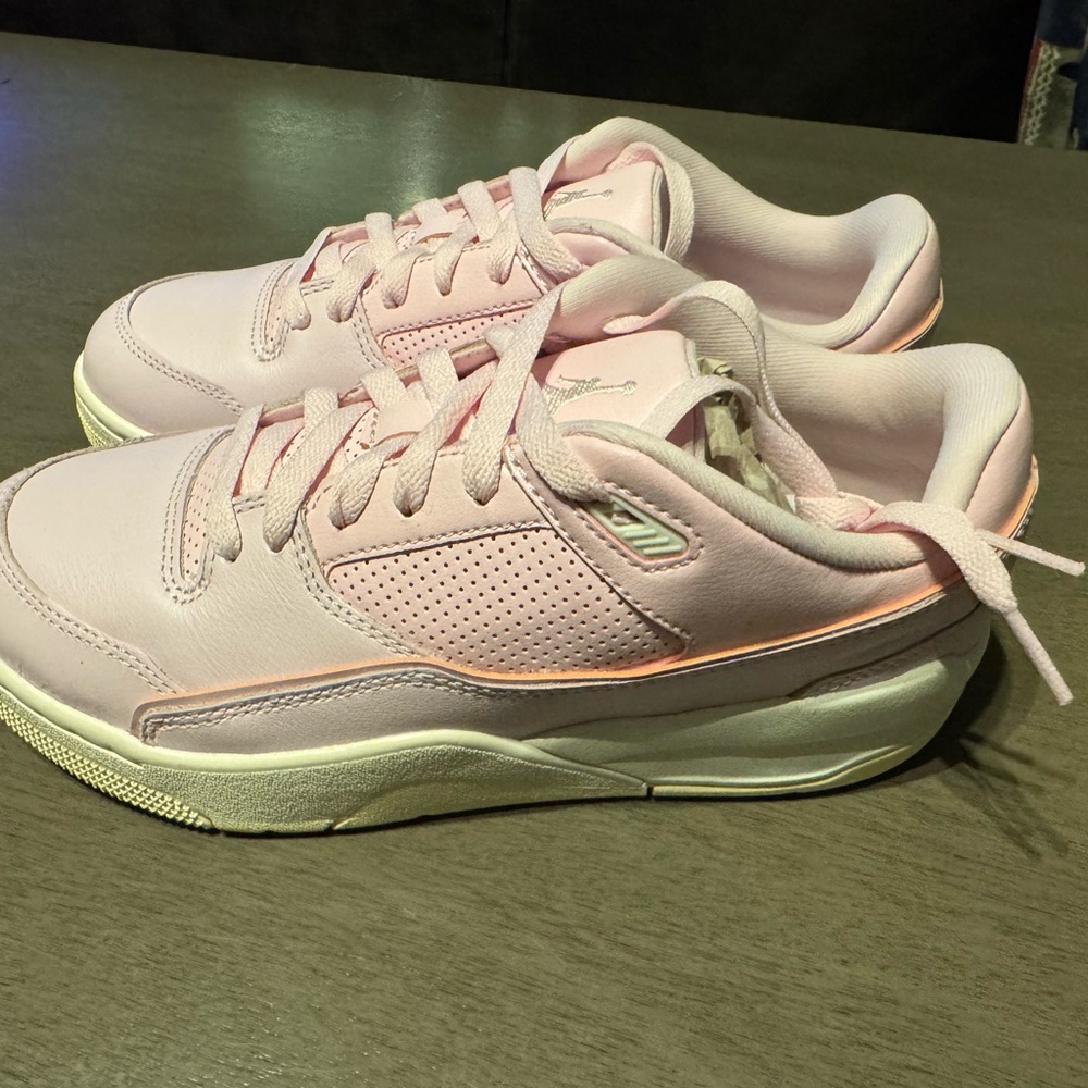 Jordan Flight Court Grade School Pink Foam Size 7Y